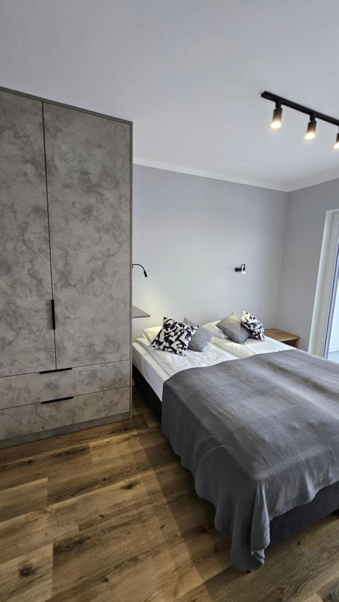 Apartament Bulgarska 59 - Sypialnia I Salon - 40M2 - Self Check In 24H Poznań Esterno foto
